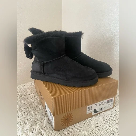 Black Short Ugg Boots - Picture 3 of 9